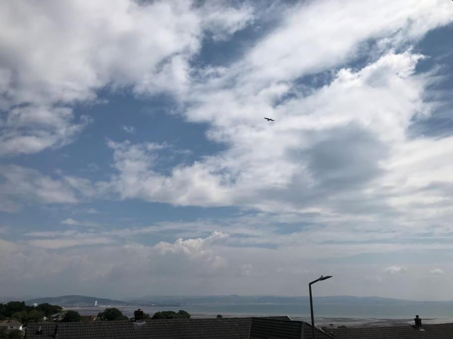 Mumbles - Modern Apartment With Panoramic Sea Views Oystermouth Zewnętrze zdjęcie