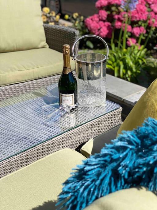 Mumbles - Modern Apartment With Panoramic Sea Views Oystermouth Zewnętrze zdjęcie