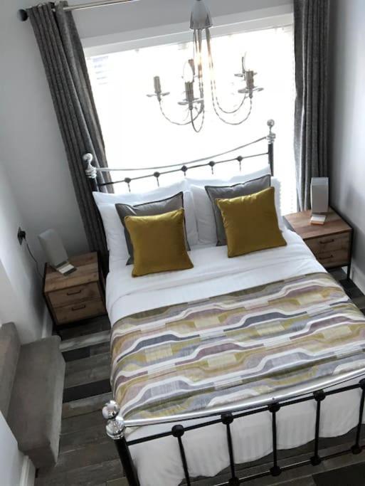 Mumbles - Modern Apartment With Panoramic Sea Views Oystermouth Zewnętrze zdjęcie