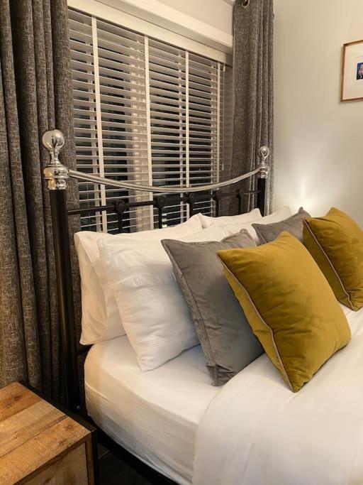 Mumbles - Modern Apartment With Panoramic Sea Views Oystermouth Zewnętrze zdjęcie