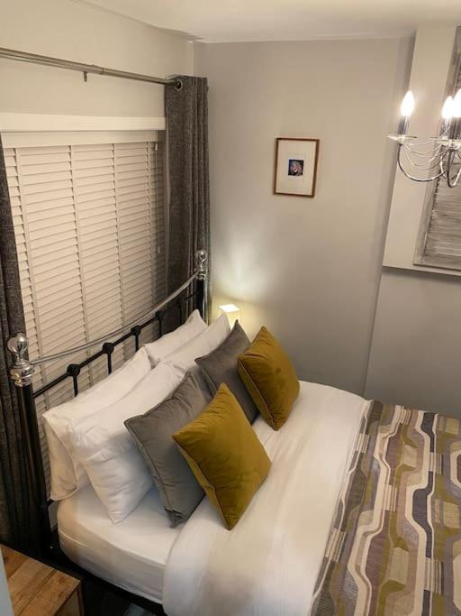 Mumbles - Modern Apartment With Panoramic Sea Views Oystermouth Zewnętrze zdjęcie