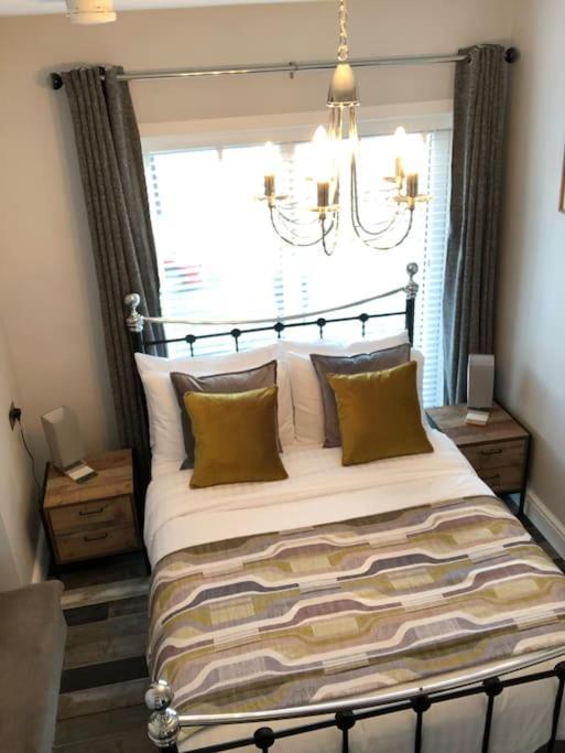 Mumbles - Modern Apartment With Panoramic Sea Views Oystermouth Zewnętrze zdjęcie