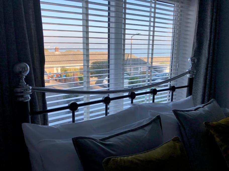 Mumbles - Modern Apartment With Panoramic Sea Views Oystermouth Zewnętrze zdjęcie